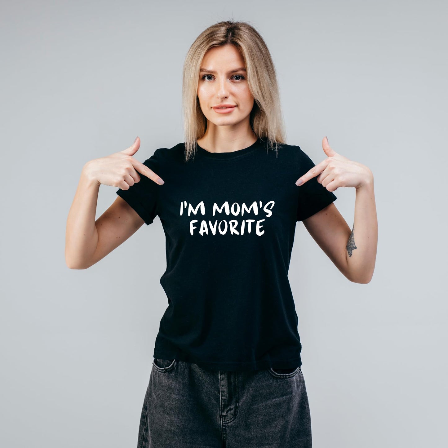 I'm Mom's Favorite Printed Black Adults Unisex Men Women Summer Winter Cotton Crew Neck Casual T-Shirt