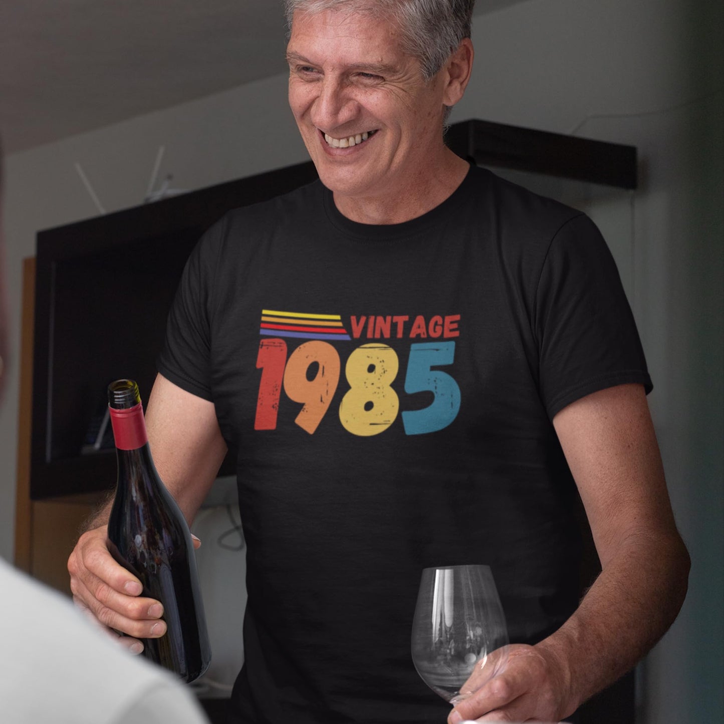 Be Buz 40th Birthday T-Shirt, Born in 1985 Aged to Perfection T-Shirt for Husband, Wife, Dad, Mum, Grandad, Grandma him her