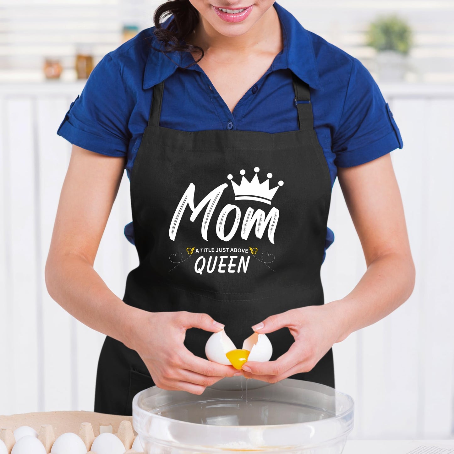 Mom A Title Just Above Queen Funny Aprons for Womens Mom Aprons Gift for Her Chef Apron Kitchen Apron BBQ Apron Grill Apron Mother Day Gift Black Apron