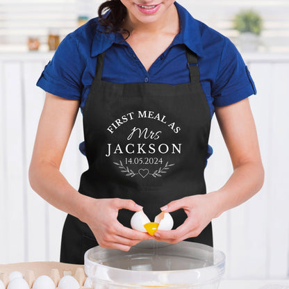 Personalised Wedding Apron, First Meal as a Mrs Apron, Bride Apron, Groom Apron, Dress Protector Bride Gift Wedding Day Apron with Adjustable Straps and Two Pockets gift for her