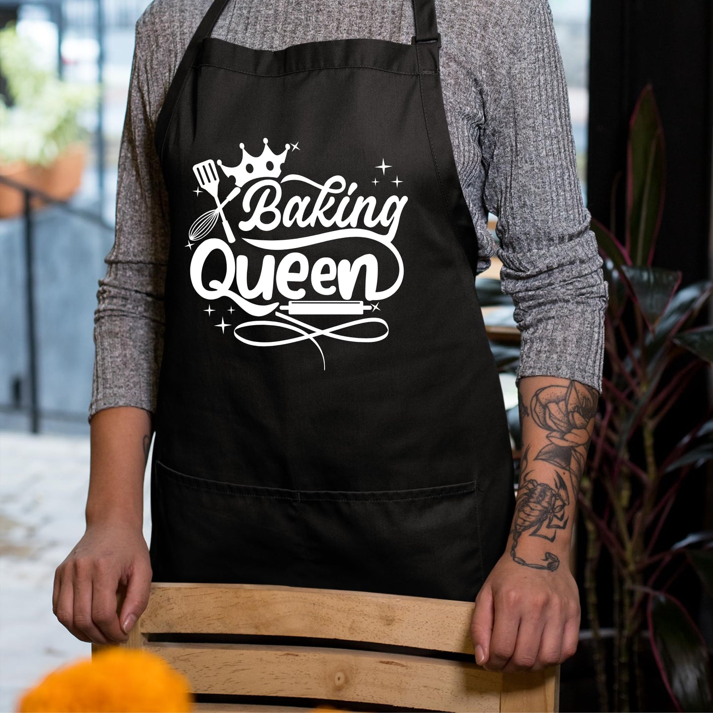 Baking Queen Aprons for Women Funny Printed Apron Gift for her Chef Apron Kitchen Apron BBQ Apron Gift Baking Apron Gift for MOM