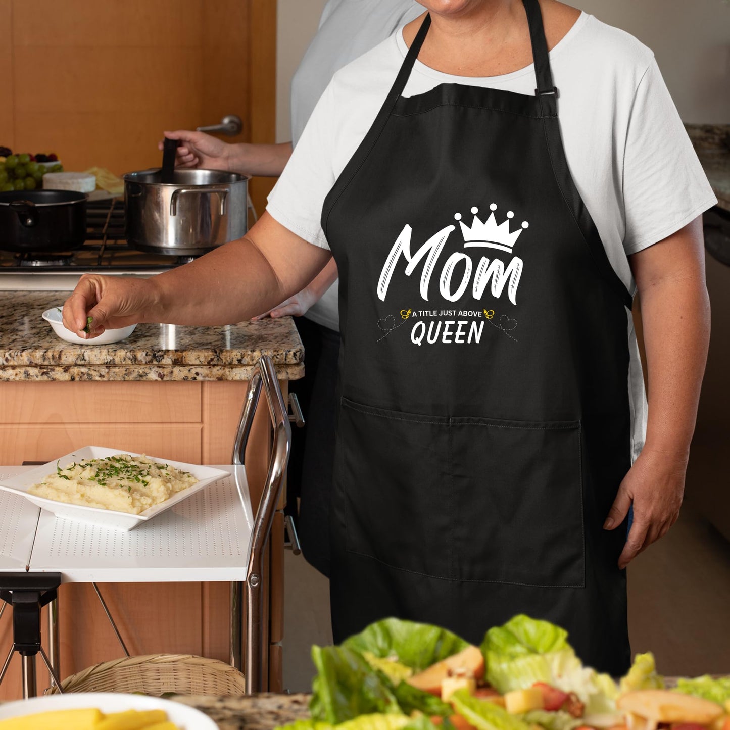 Mom A Title Just Above Queen Funny Aprons for Womens Mom Aprons Gift for Her Chef Apron Kitchen Apron BBQ Apron Grill Apron Mother Day Gift Black Apron